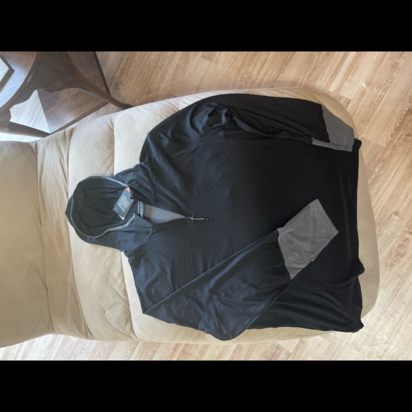 Under Armour Black Lightweight Hoodie Quarter Zip - Brand New with Tags - Picture 2 of 7